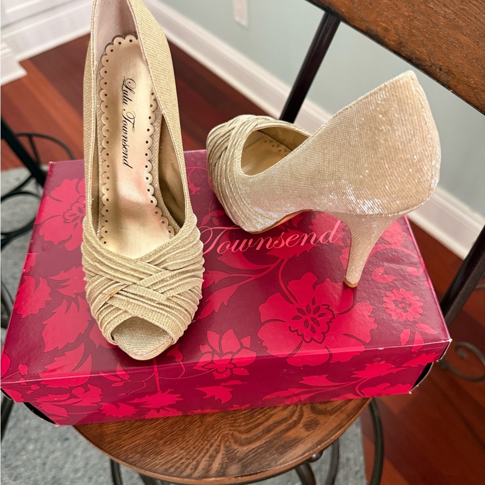 Lulu Townsend Gold Peep-Toe Heels